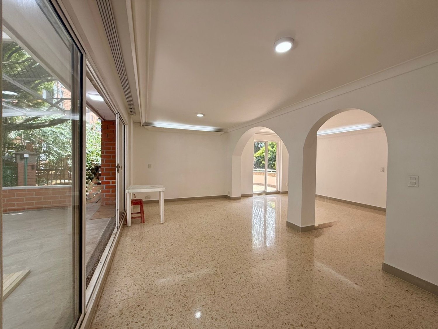 En renta casa en el poblado con amplio Patio  - Image 11