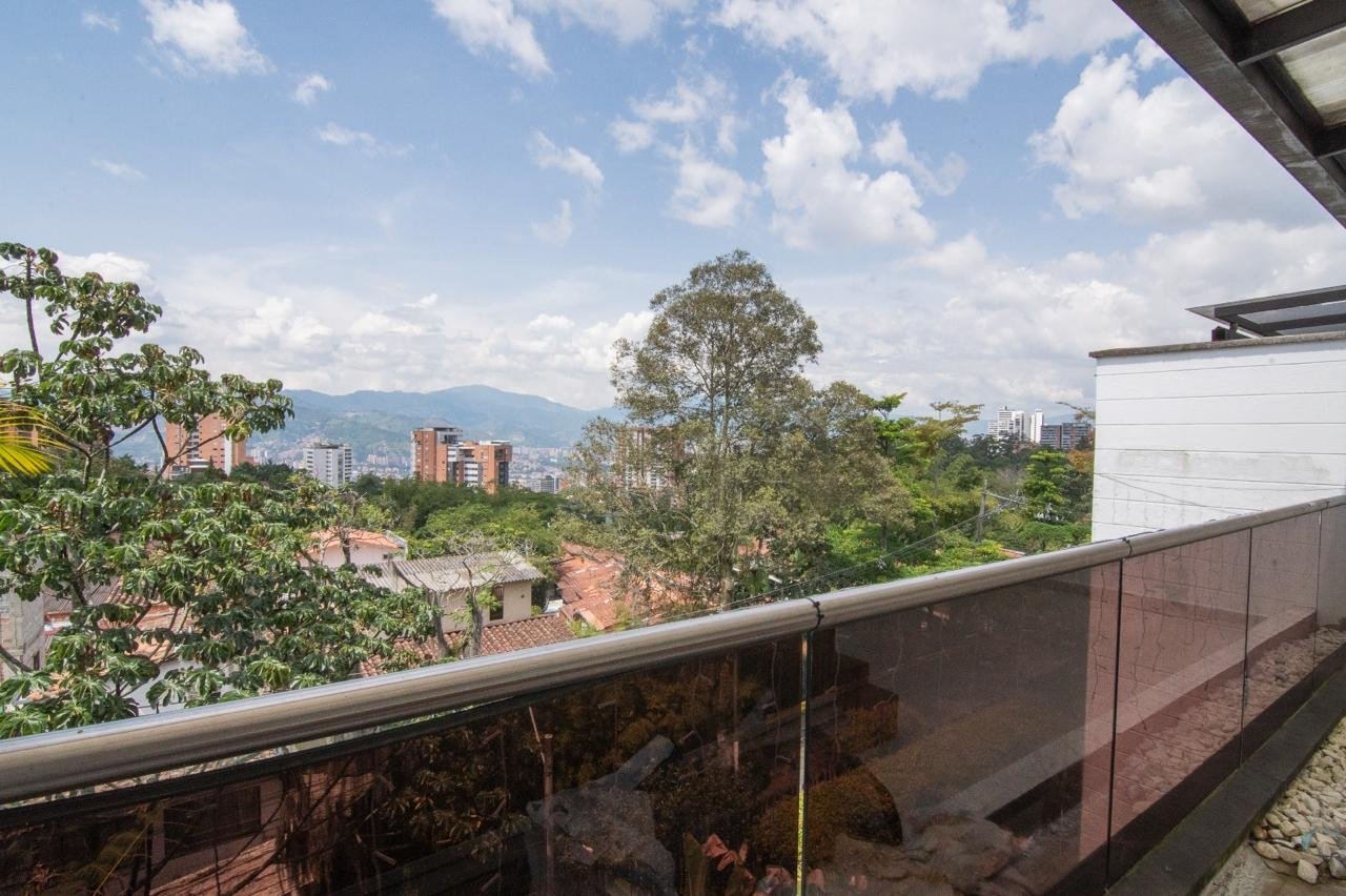 Se Renta casa en el sector de san lucas (Envigado)  - Image 23