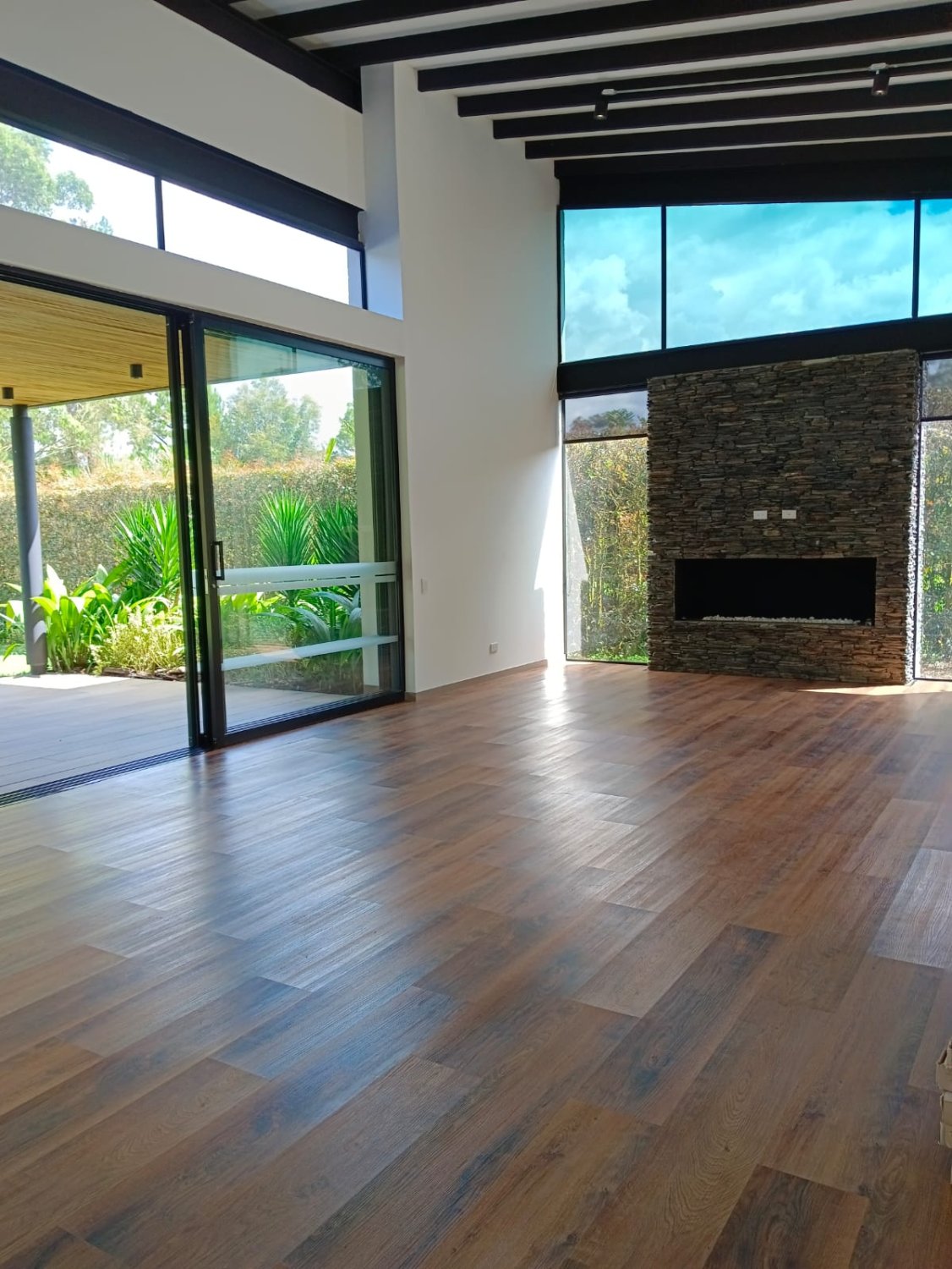 Se Renta o Vende Exclusiva casa en el sector de llano grande  - Image 9