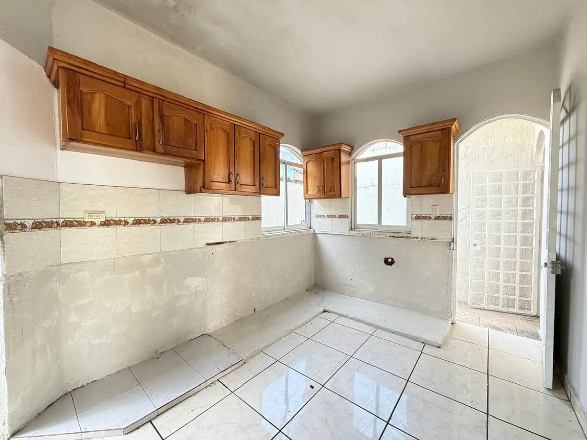 Casa Moderna en Villa Las Flores - Image 5