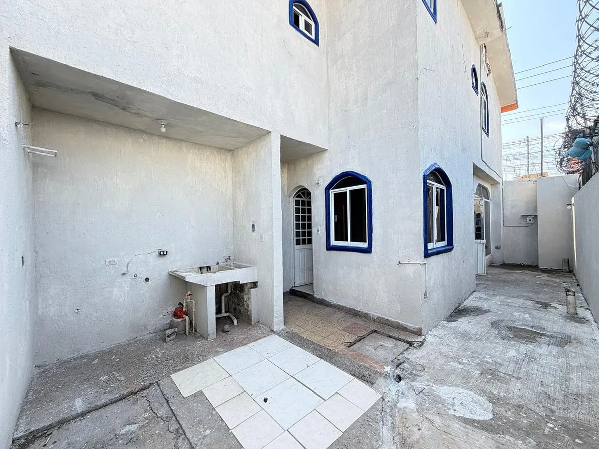 Casa Moderna en Villa Las Flores - Image 12