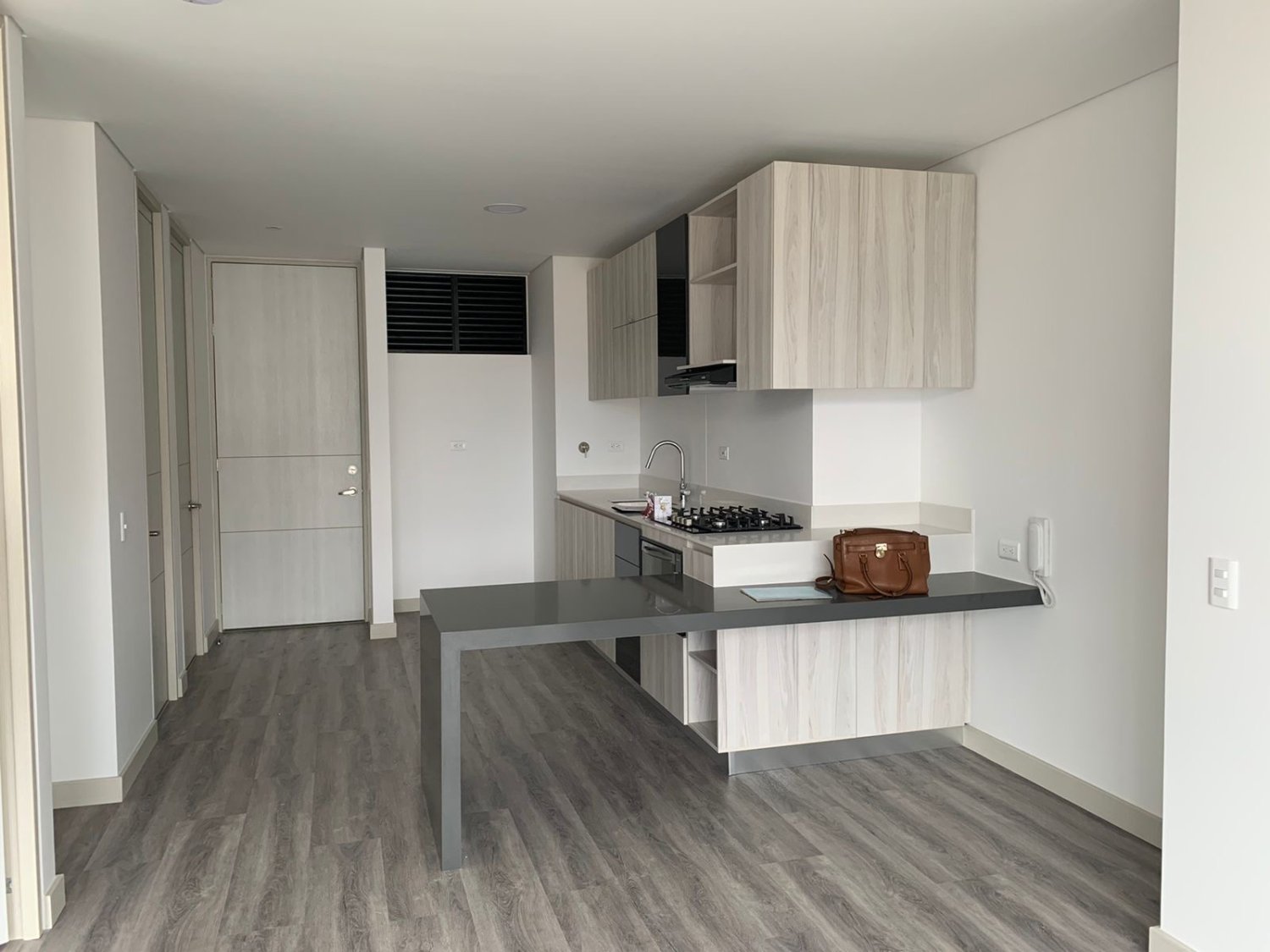 Se renta Aparta estudio en los Balsos  - Image 3