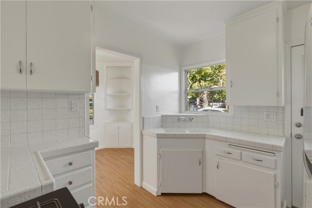 Roomy Single Family Home in Burbank!  - Image 3