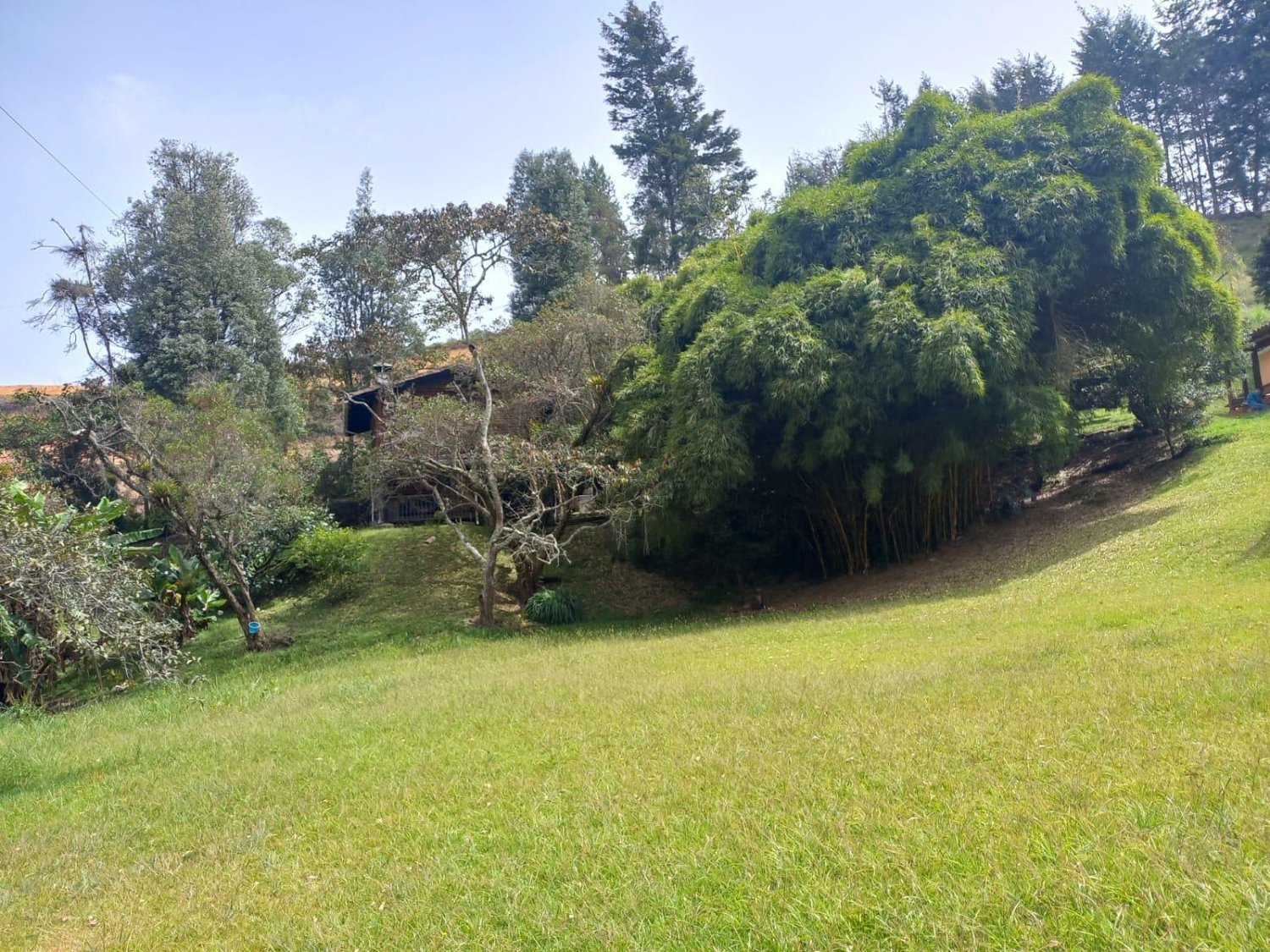 Casa lote disponible en venta en Guarne  con 3 cabañas  — 9