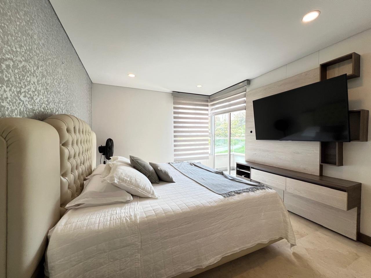 Apartamento en Renta amoblado a pasos del centro comercial el Tesoro - 9