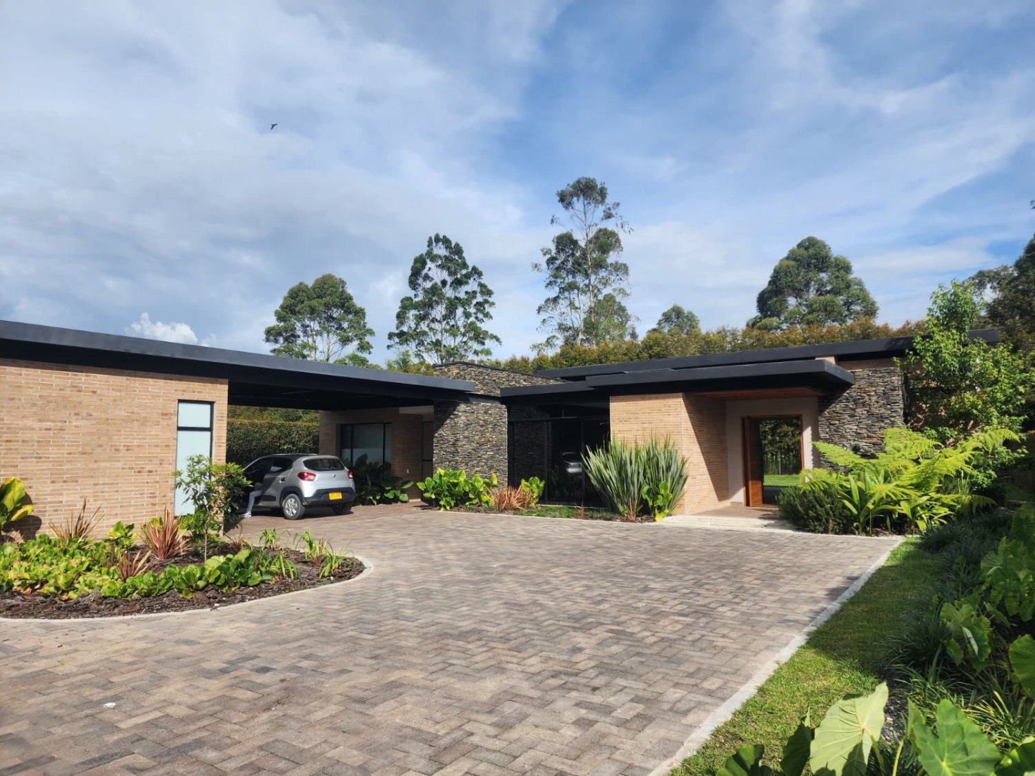 Se Renta o Vende Exclusiva casa en el sector de llano grande  - Image 12