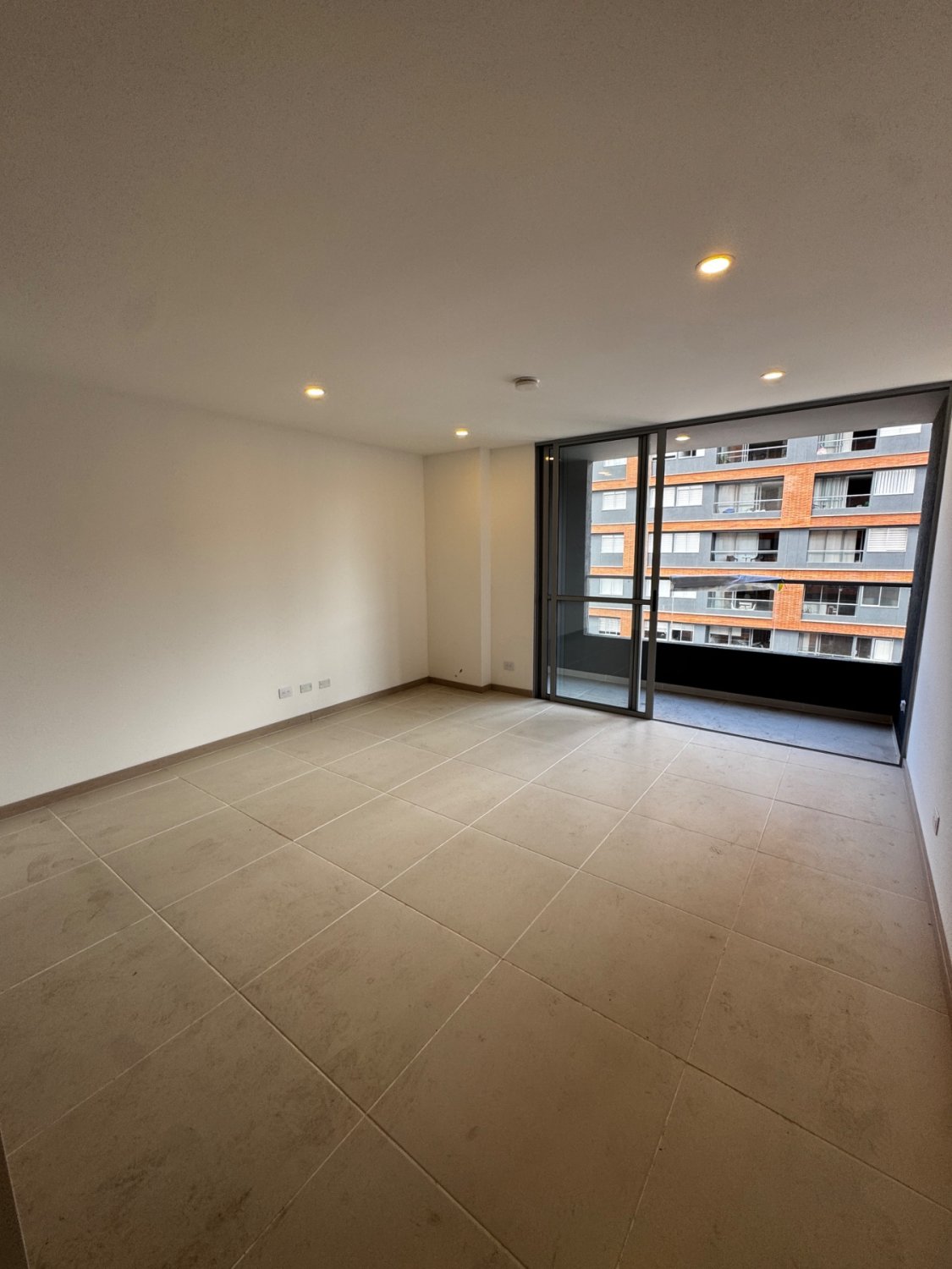 Moderno Apartamento en Renta y Venta en Ciudad Del Rio Poblado - Image 4