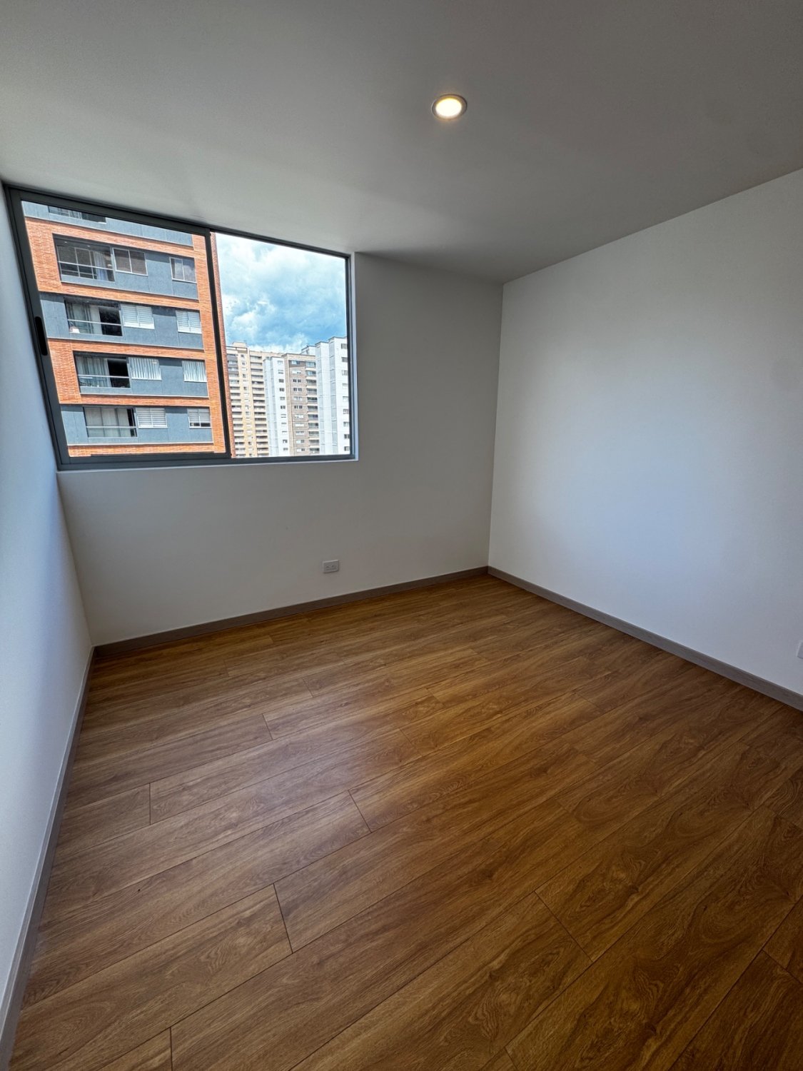 Moderno Apartamento en Renta y Venta en Ciudad Del Rio Poblado - Image 5