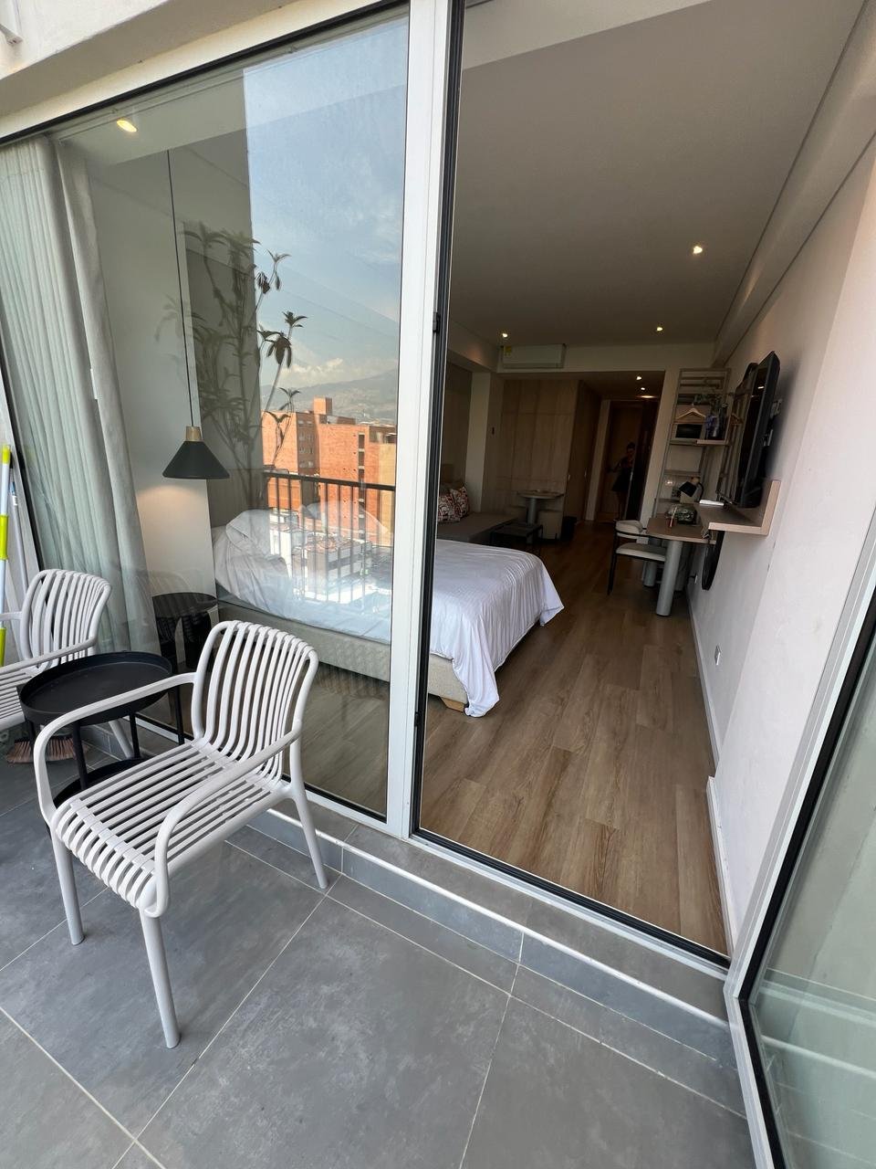 Quadrato Studios – Laureles (One Block from Unicentro) — 10