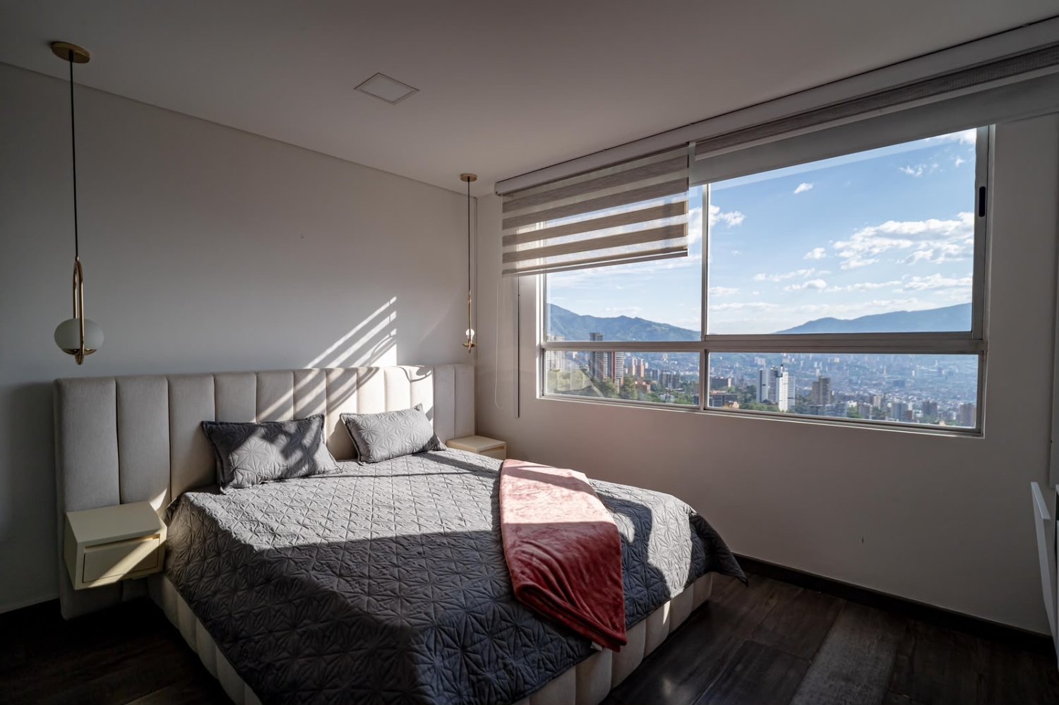 Amplio apartamento con Doble Altura Disponible en Renta amoblado  — 10