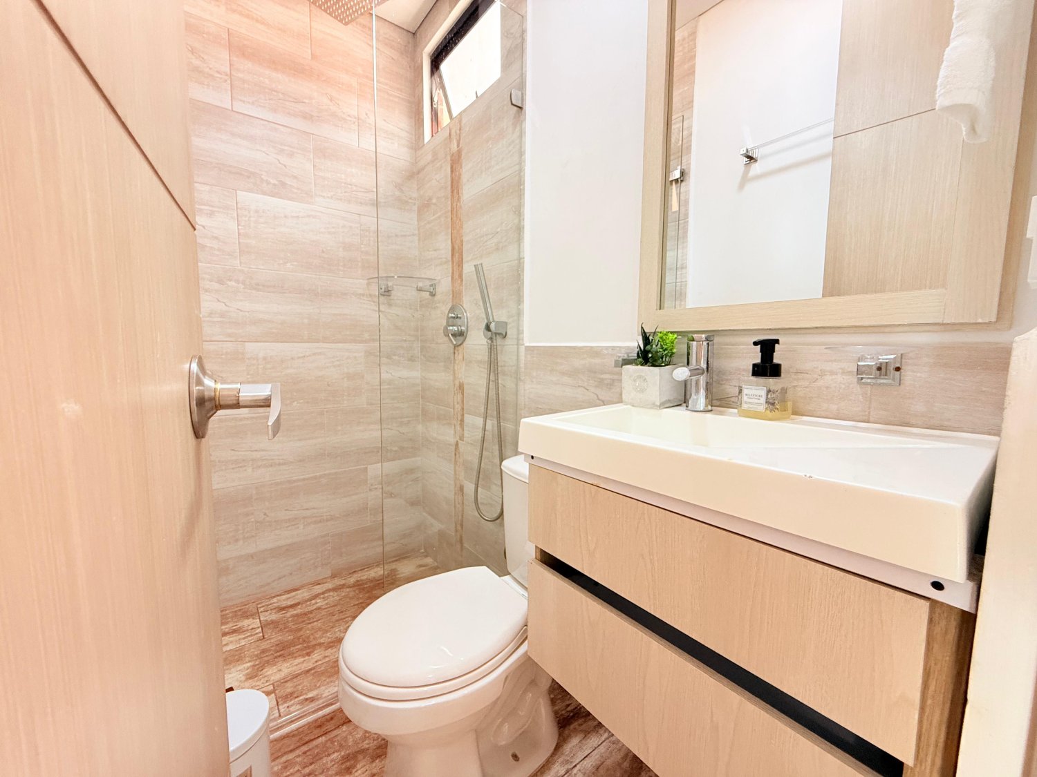 Luxury Furnished Apartment for Rent – Laureles - 14