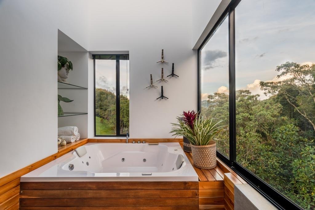 Exclusiva Casa en Renta y Venta en el Alto de las palmas . — 9