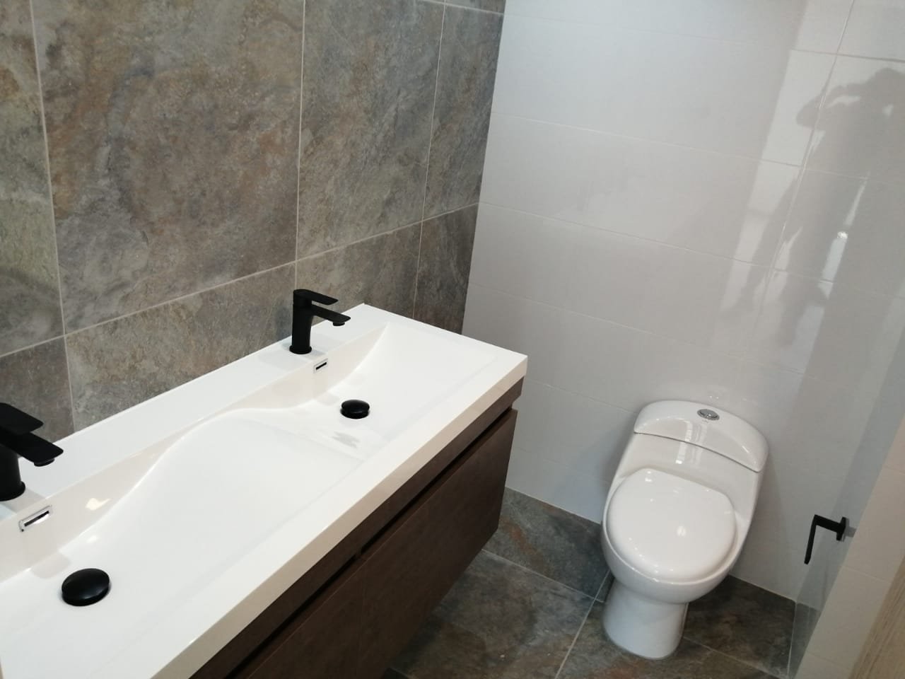 Apartamento en Venta La Guayabal Cerca a el poblado Con Facil acceso por Regional  - Image 2