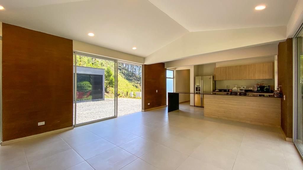 Exclusiva casa en Renta en el sector del Retiro Antioquía  - Image 4