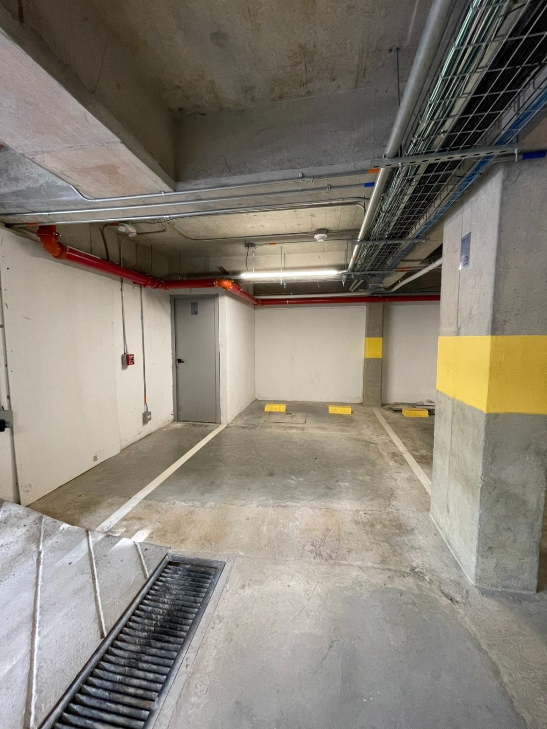 En renta Oficina completamente Dotada  — 16