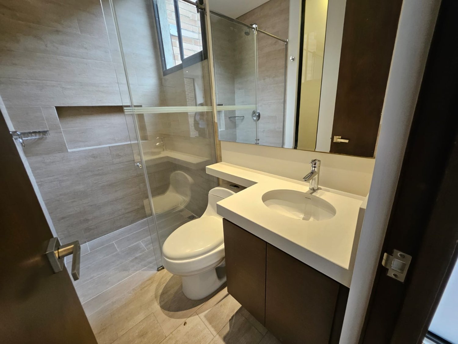 gran apartamento en Renta y Venta en el poblado  - Image 5