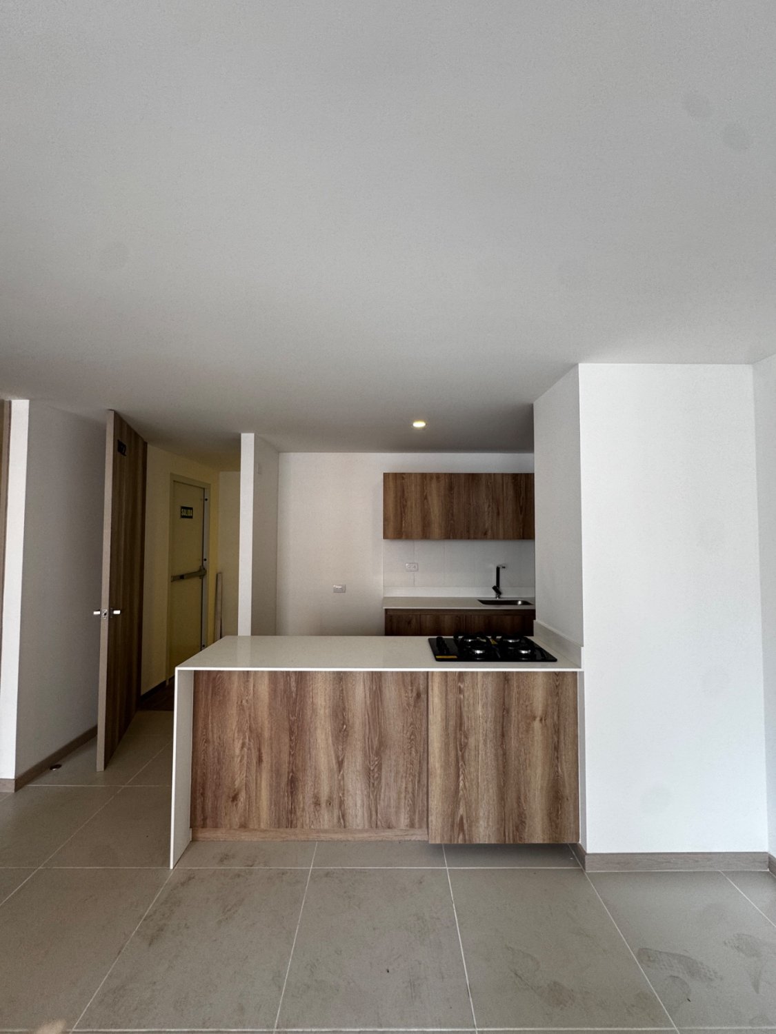 Moderno Apartamento en Renta y Venta en Ciudad Del Rio Poblado - Image 3