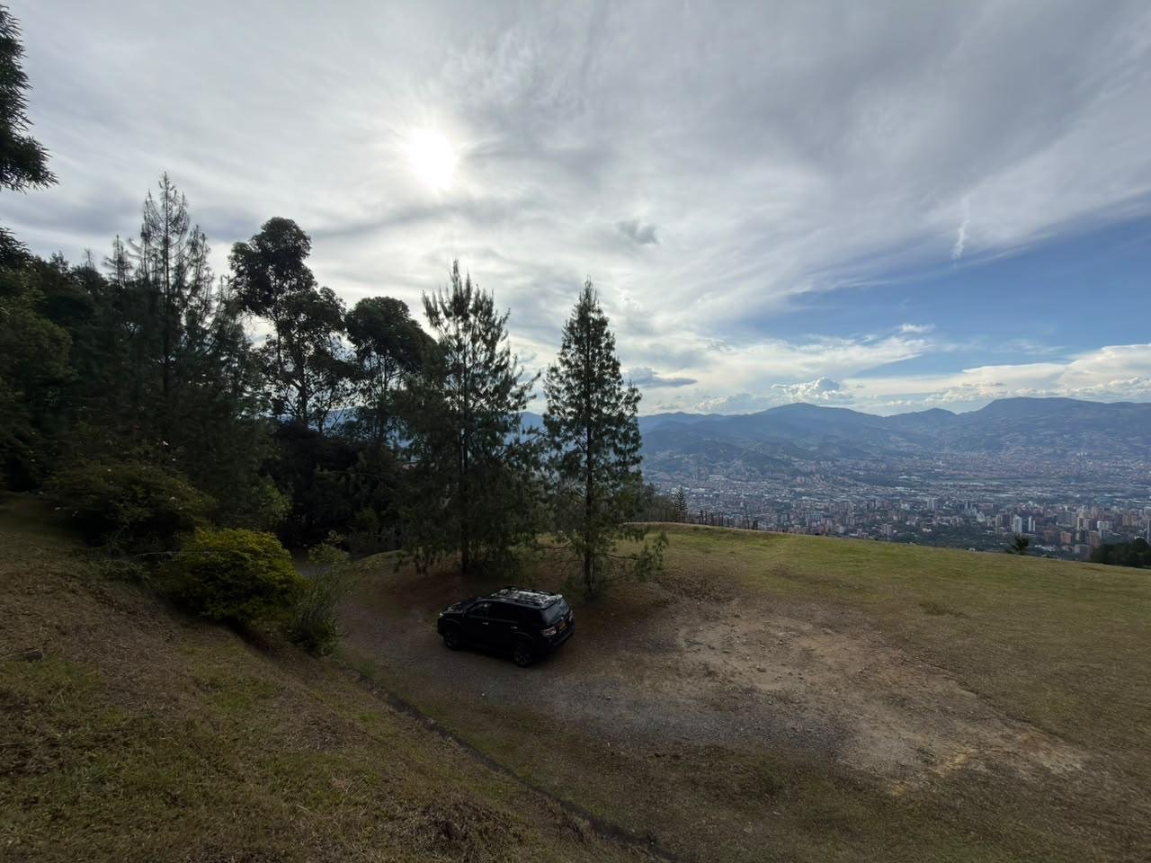 Gran lote con Vista a la ciudad  — 2