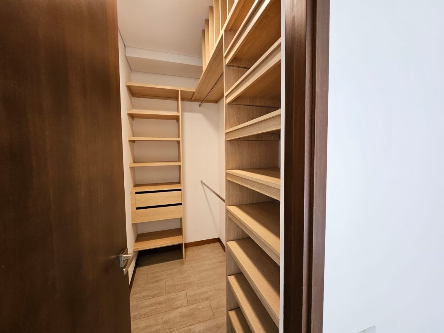 gran apartamento en Renta y Venta en el poblado  - Image 22
