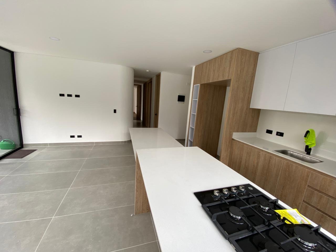 Se renta apartamento exclusivo en el Poblado  - Image 3