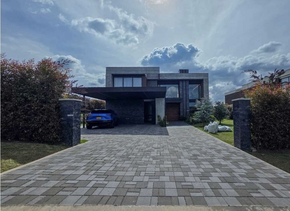 Exclusiva Casa Campestre en Venta en las Palmas  — 2