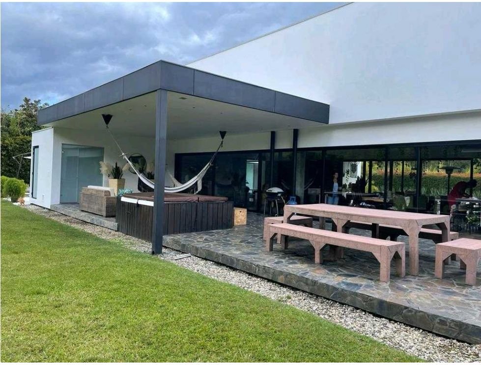 Exclusiva Casa en Venta en Llano Grande Antioquia  — 15