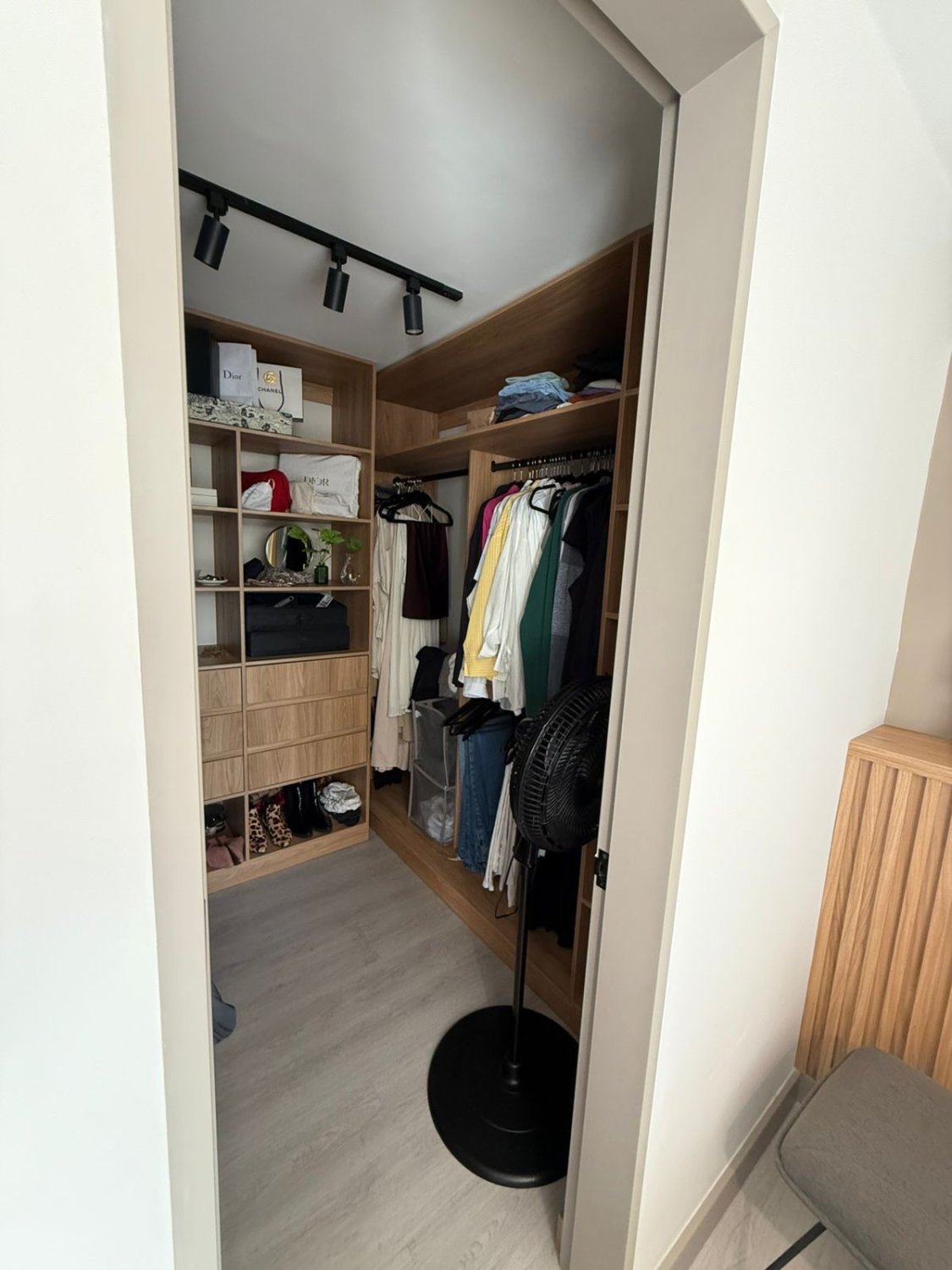 Moderno Apartamento Amoblado en Ubicación Central - Image 4