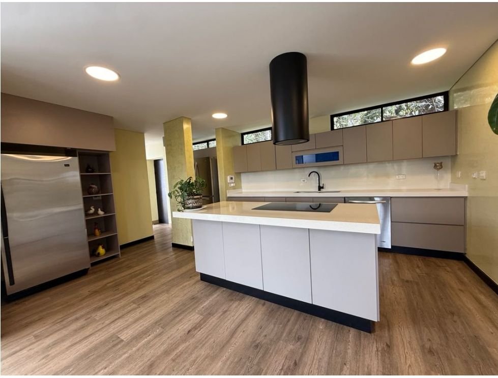 Exclusiva Casa en Renta y Venta en el Alto de las palmas . — 20