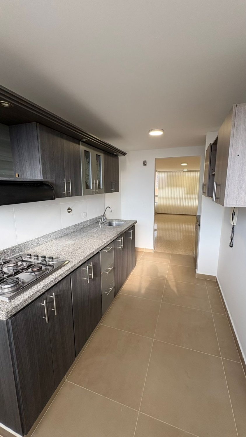 Moderno Apartamento en Poblado San Lucas - Image 5