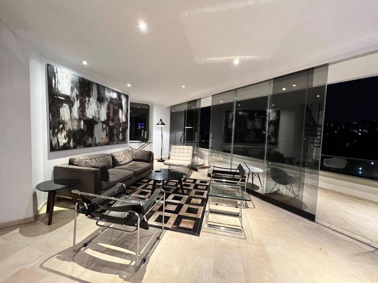 Exclusivo y amplio penthouse en Renta Amoblado  - Image 5