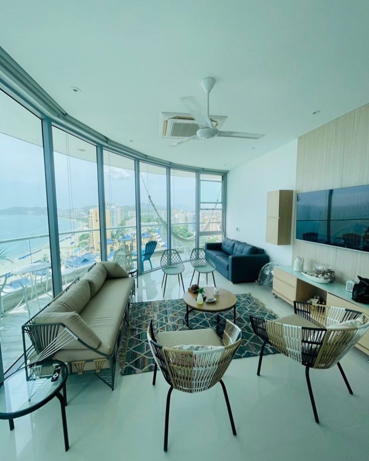 Apartamento de lujo en resort de playa - Image 1