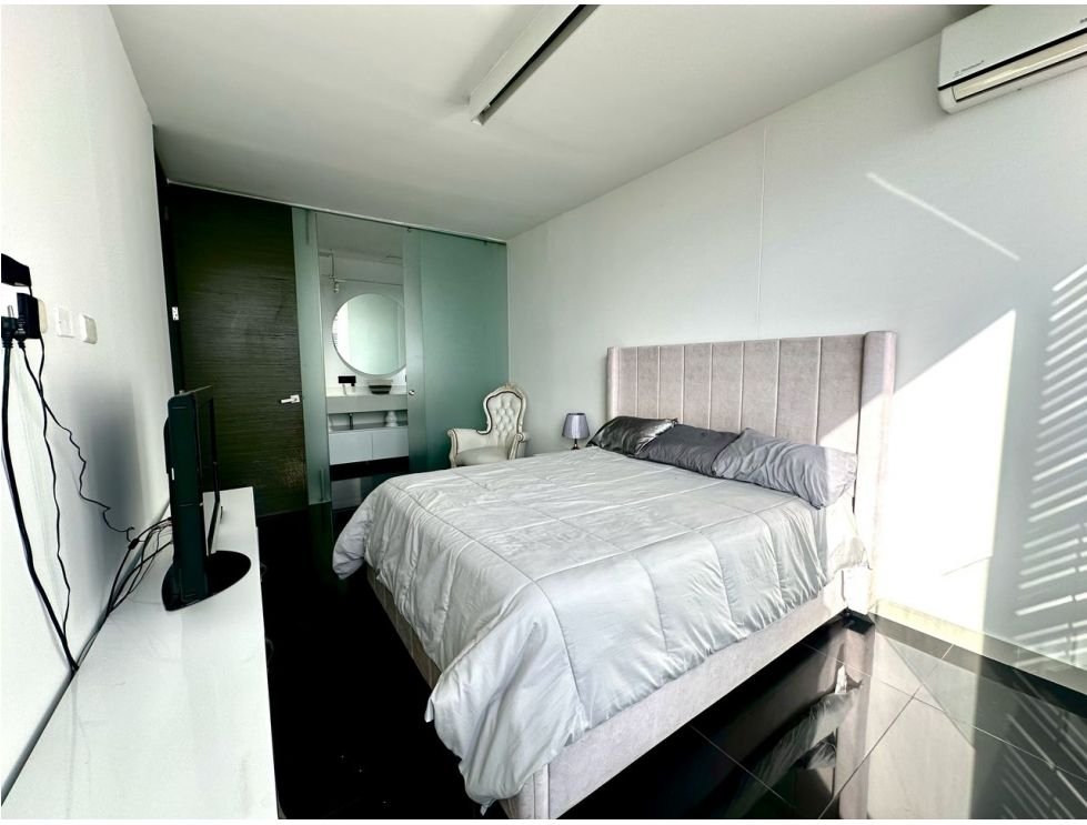 Exclusivo penthouse en el sector de san lucas en Venta y Renta amoblado  - Image 14