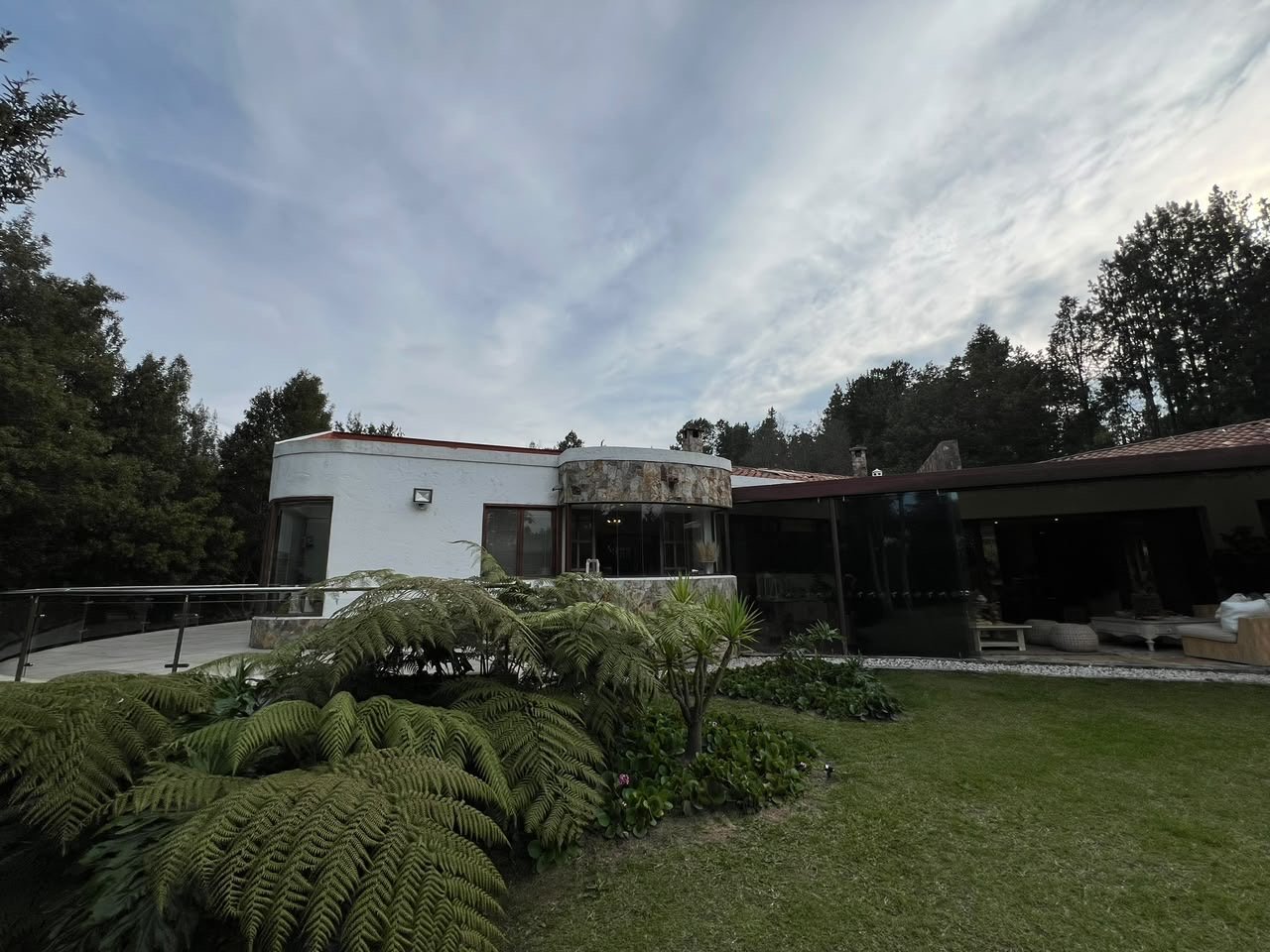 Exclusiva Casa en Renta y venta en el corredor de las palmas  — 2