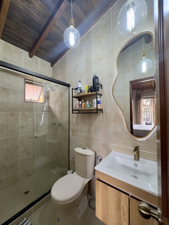 Gran casa En envigado en venta con amplia zona verde  — 16