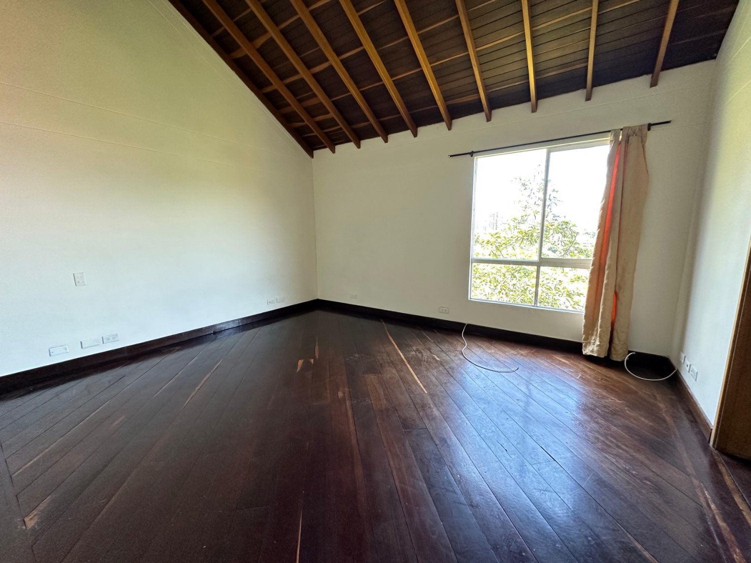 Se Renta casa Colonial en el Poblado con fácil Acceso a Palmas  - Image 9