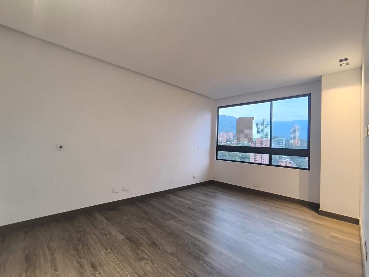 Moderno Apartamento En Poblado — 14