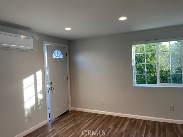 1bd 1bath Cottage House in Tarzana - Image 3