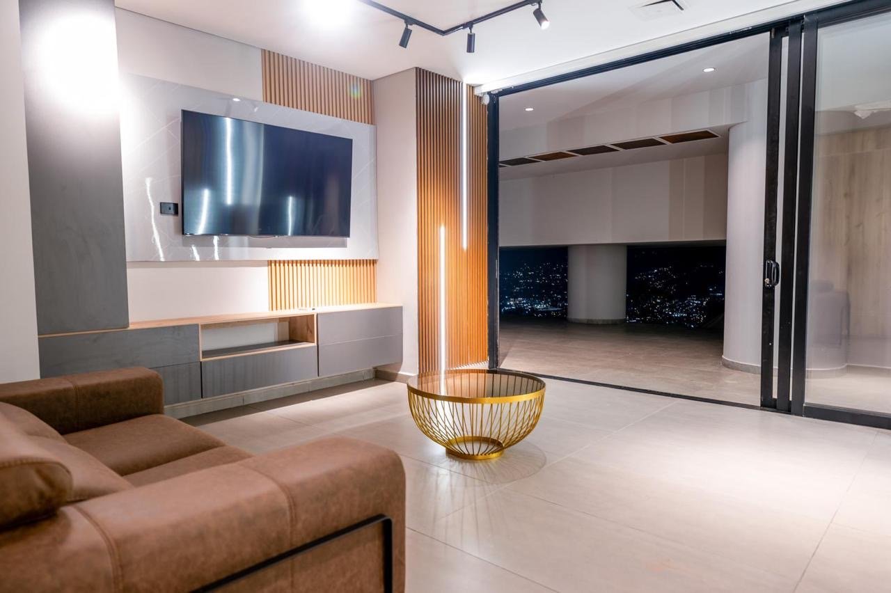 Exclusiva Mansión con Vista a todo medellin en Venta  - Image 18