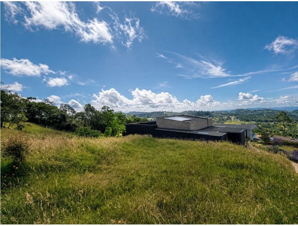 Venta de amplio lote con gran valorización a futuro  — 4