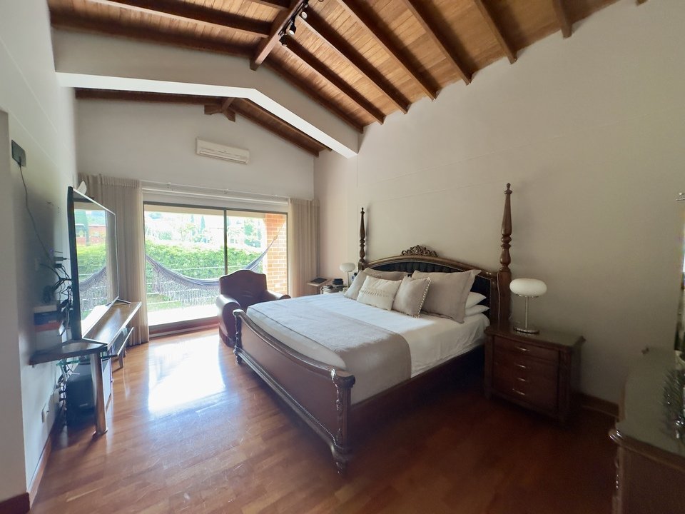 Gran casa En envigado en venta con amplia zona verde  — 12