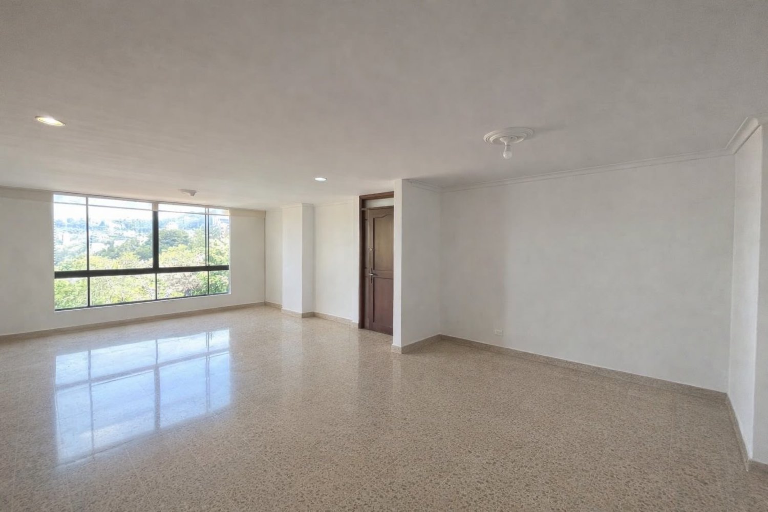 Apartamento disponible en renta y venta en el sector de la Concha (Poblado) - Image 7