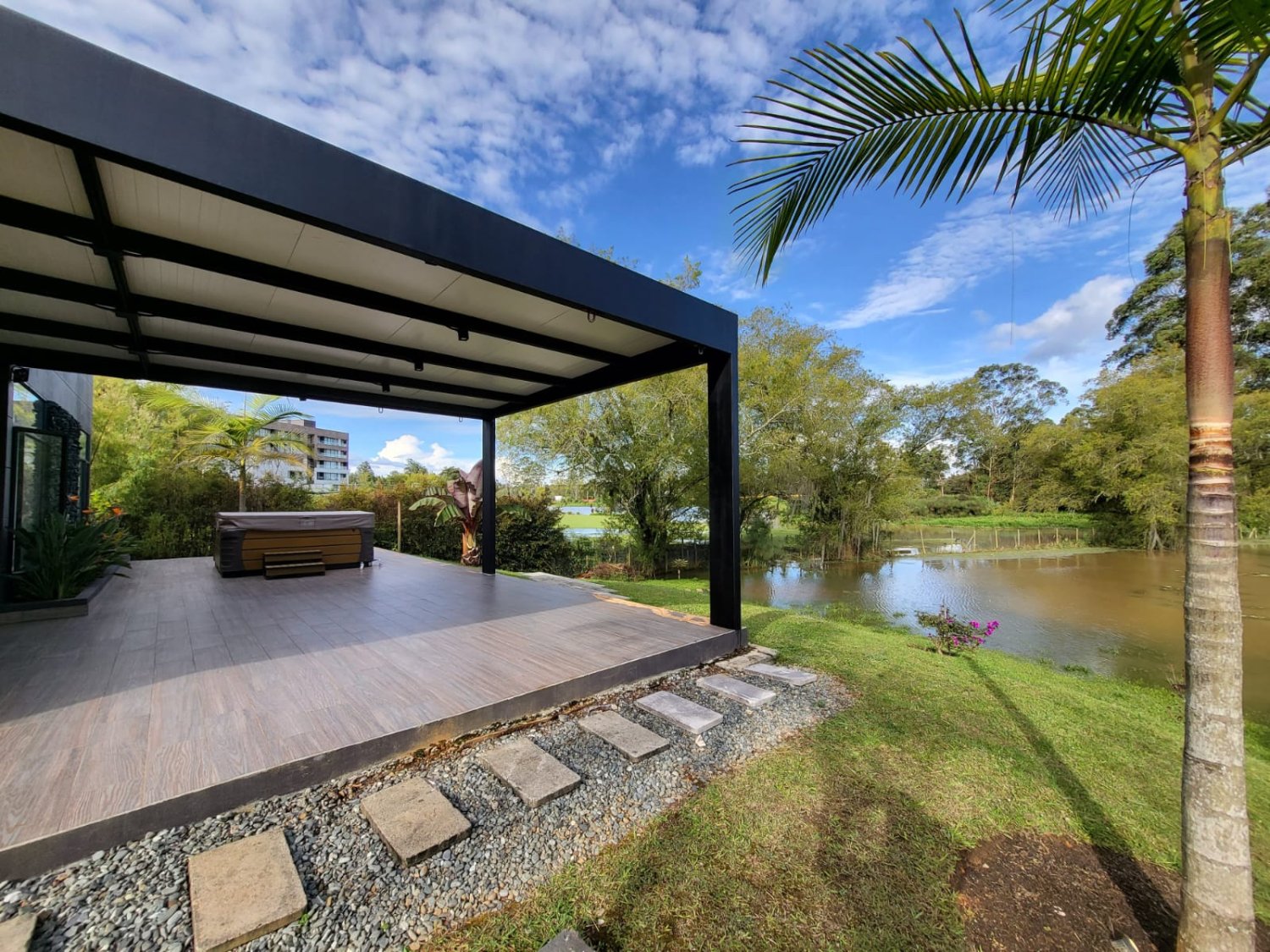 Exclusiva Casa con vista al lago en el sector del Oriente (Llano grande) - Image 12