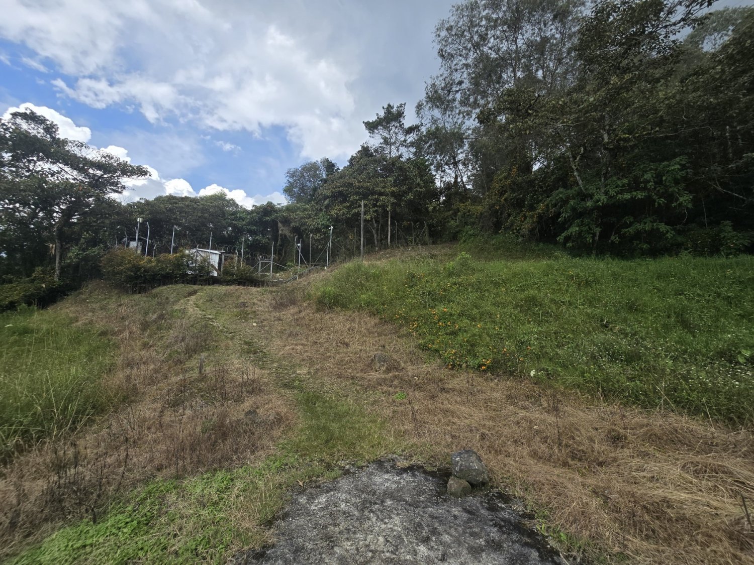 Exclusivo lote en venta en el poblado con Vista Panorámica  - Image 8