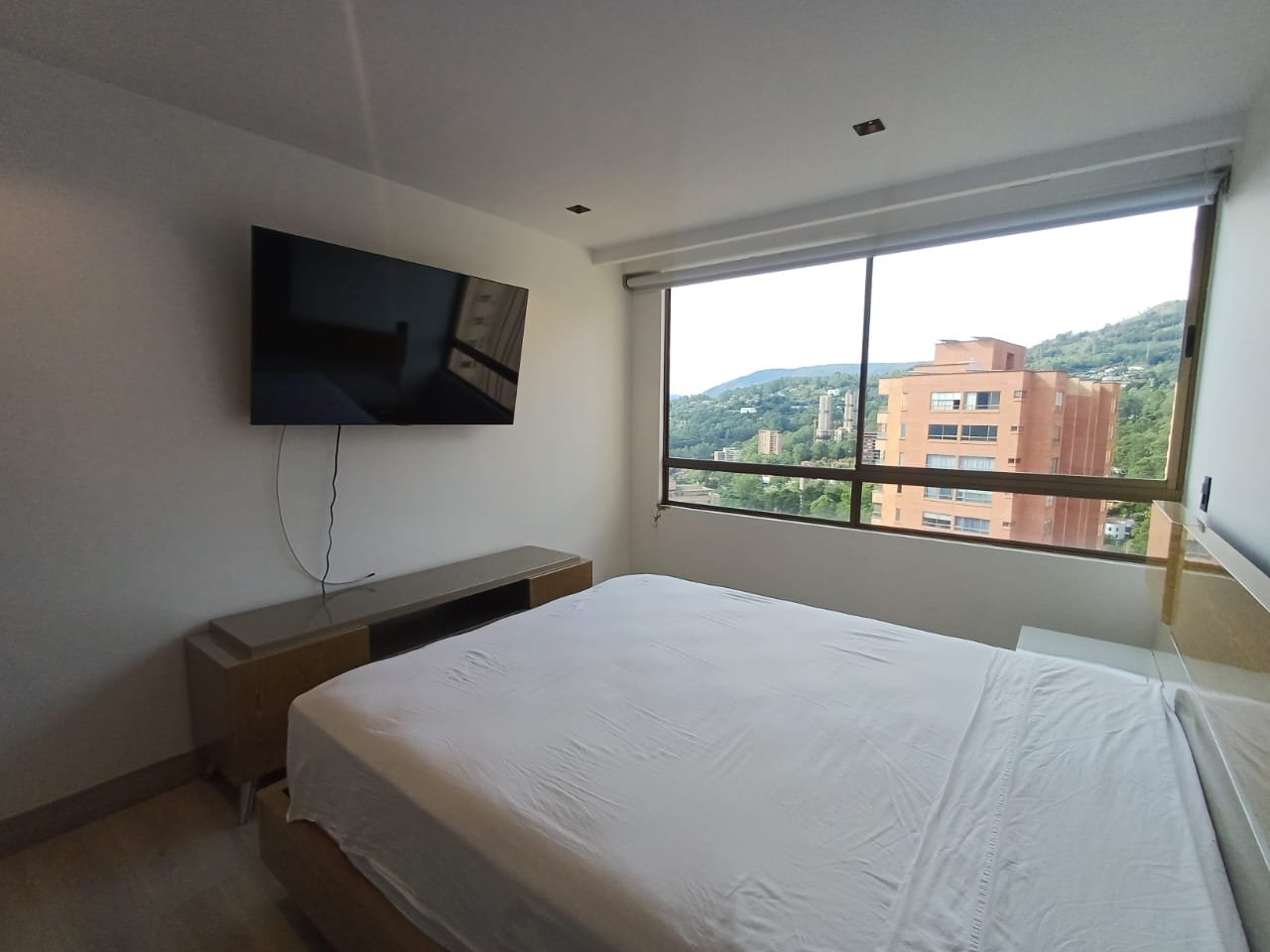 Gran apartamento con vista a la ciudad en Renta en el poblado  — 19