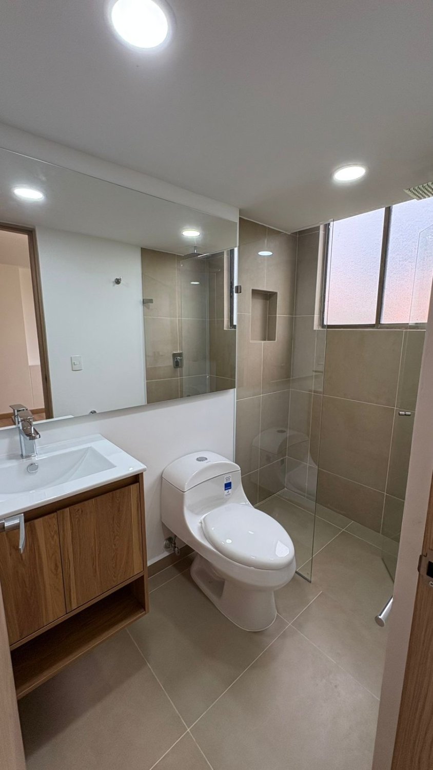 Se renta clásico apartamento en el poblado san lucas  - Image 4