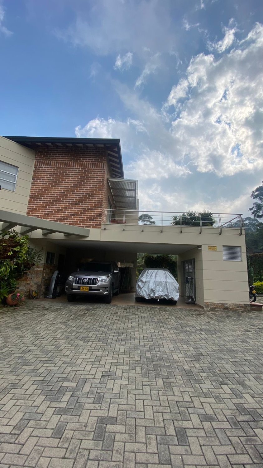 Casa campestre en Venta en el sector de envigado (City plaza) - Image 4