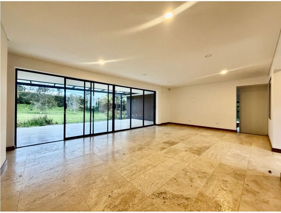 En venta Hermosa casa de un solo nivel en las palmas  — 8