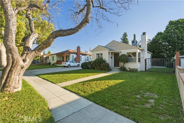 Roomy Single Family Home in Burbank!  - Image 2