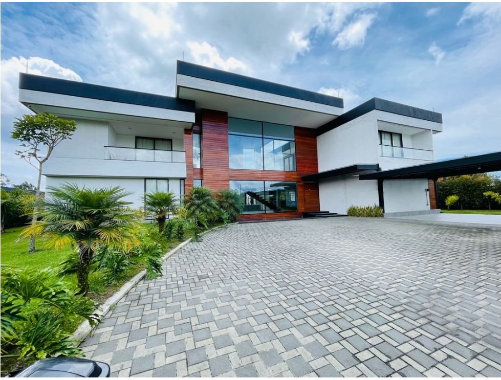 Exclusiva mansión en llano Grande en Renta y venta  - Image 2