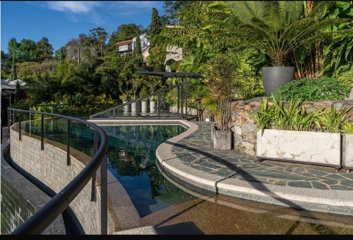 Exclusiva Mansión en Renta y Venta en el poblado con 2 piscinas 